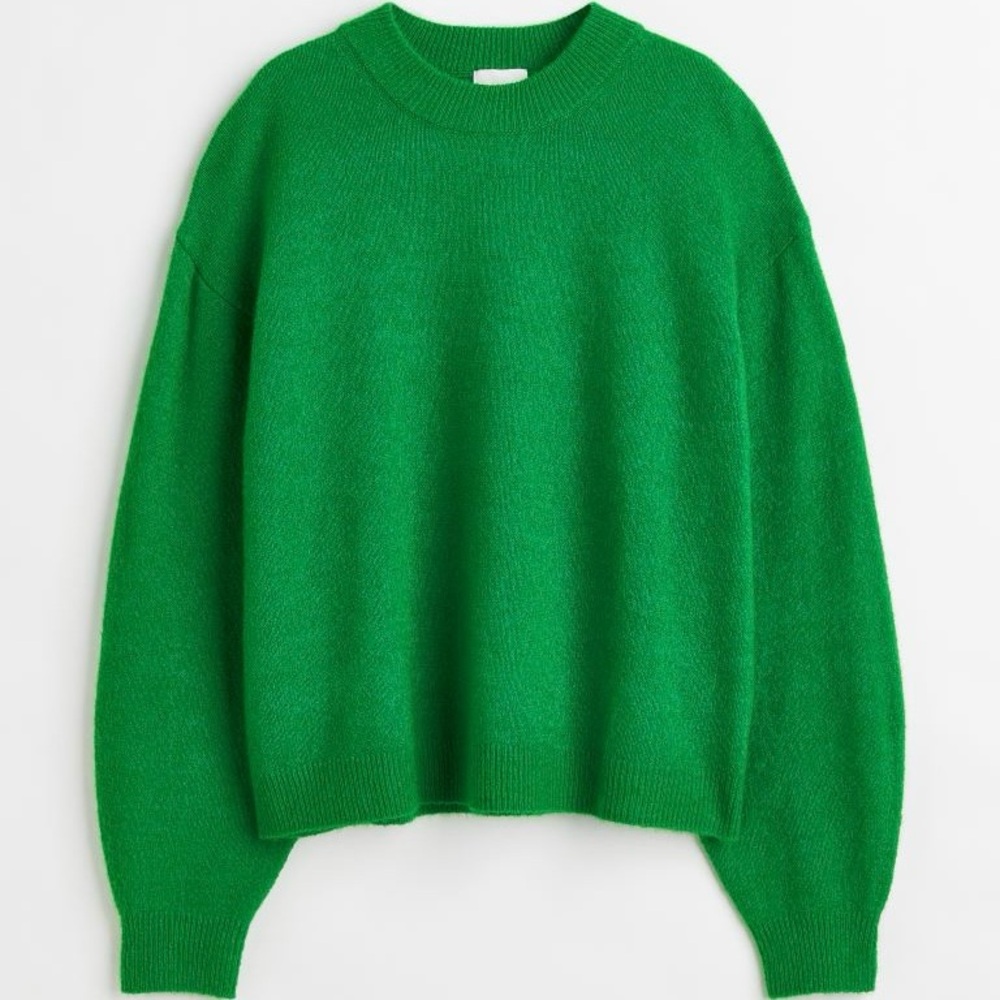 H&M Round Neck Cropped Knit Sweater